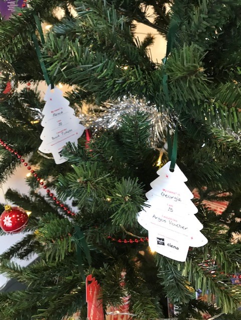 Basepoint_Bmth's tweet photo. We're still taking donations of toys this week for children in refuge over Christmas. Deadline is Thursday 16th Dec or you can donate at:-
https://t.co/9LBq96RJzh https://t.co/AcCXQUq3XE