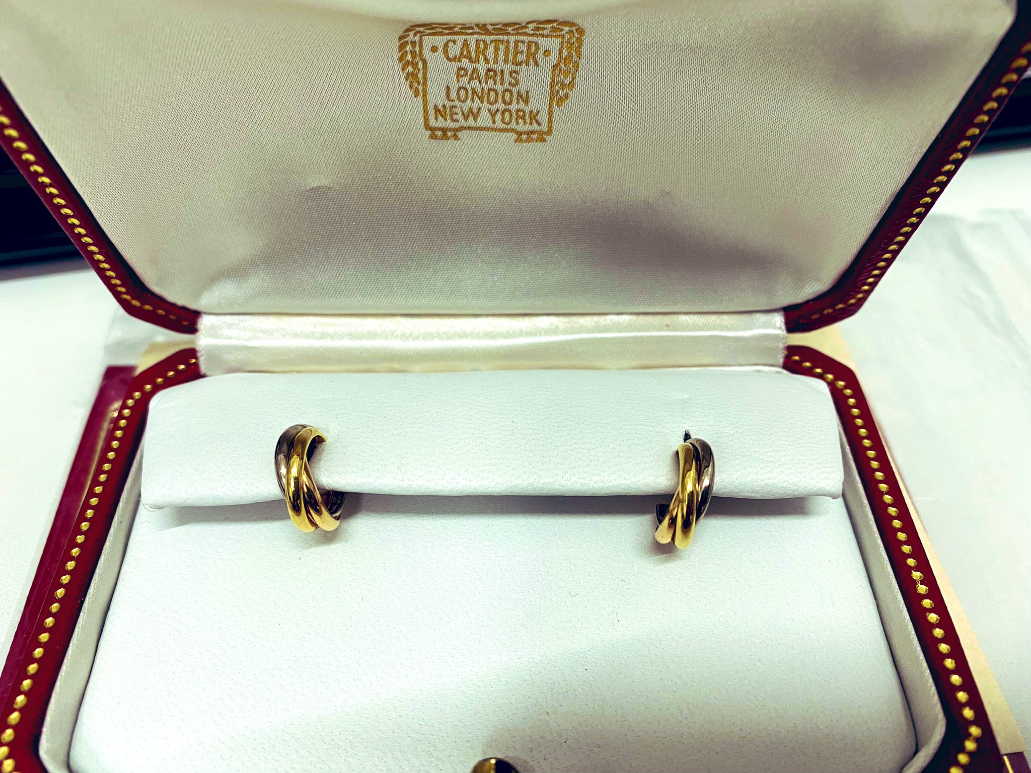 辻屋質店 Cartier カルティエトリニティ ピアス入荷しました クリスマスプレゼント にうってつけの一品です お問い合わせお待ちしております ジュエリー買取 カルティエ買取 質屋 六本木 麻布十番 日比谷線 大江戸線 坂戸 東松山 川越