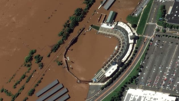 "Commercial real estate faces increasingly steep costs from flood damage for the foreseeable future, study says" so tokenizing Real Estate is a solution for Liquidity and minimizing transaction fee.
#UCC #UNICORNCHAIN #BNB #DAO #realestate