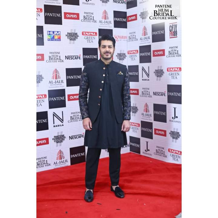 #Highlights | Moments From The Red Carpet Of Pantene HUM Bridal Couture Week 2021 Day 3!

Stay Tuned For More Updates!
 
#PanteneHUMBridalCoutureWeek #MoreOpenHairDays #PHBCW21 #HBCW 
#HUMTV