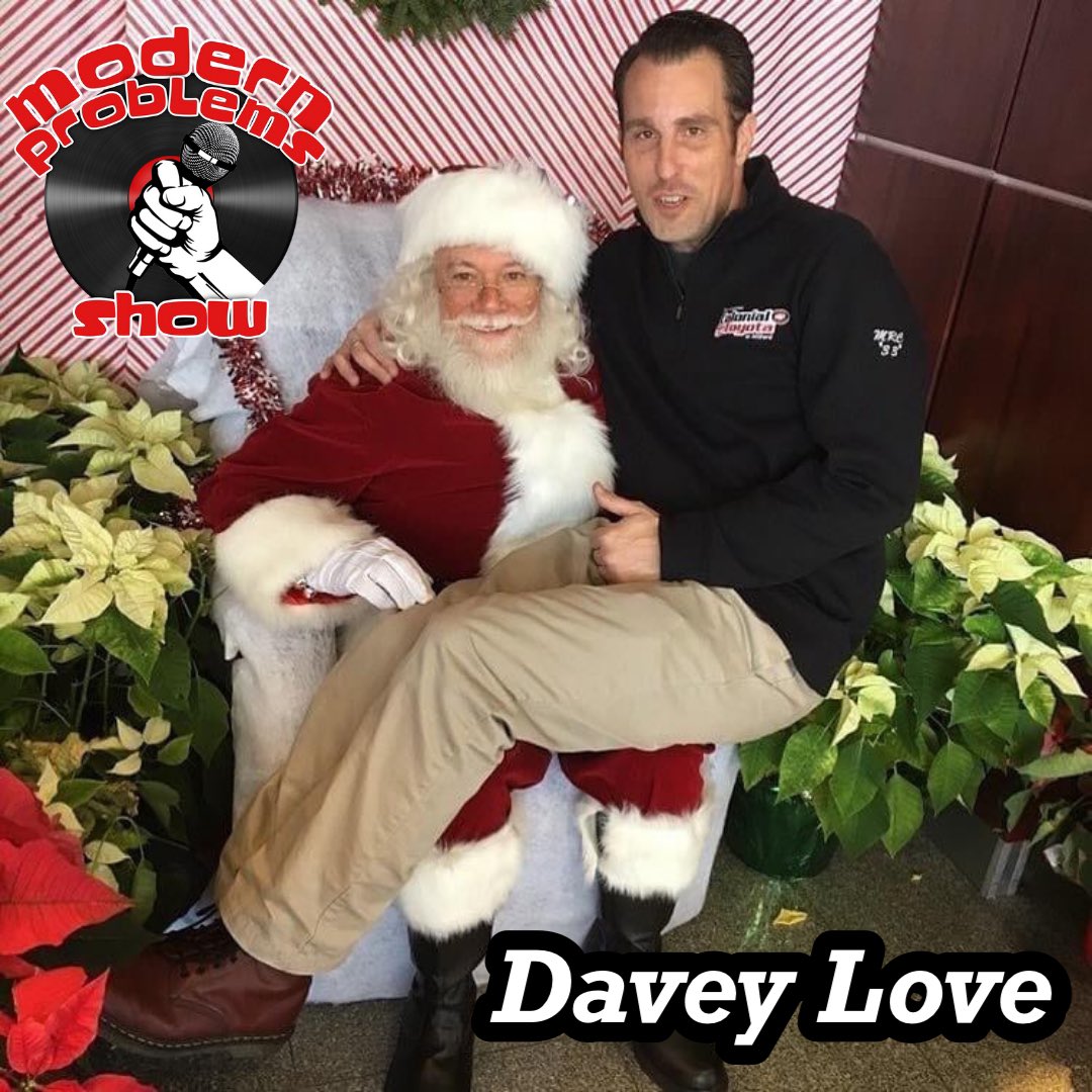 modprobshow's tweet photo. It’s #mcm so of course we’re showing love to our host @DAVEYLOVE 💥 Santa is telling him who’s been naughty 👿 &amp; who’s been nice 😊 

🎤🎧🎛🎚💚💨🎅🏻

-
-
-
-
-
-
-
#modernproblemsshow #podcast #host #daveylove #santa #entertainment #comedy #music #cannabis #mancandymonday https://t.co/UlCBrYlYNM