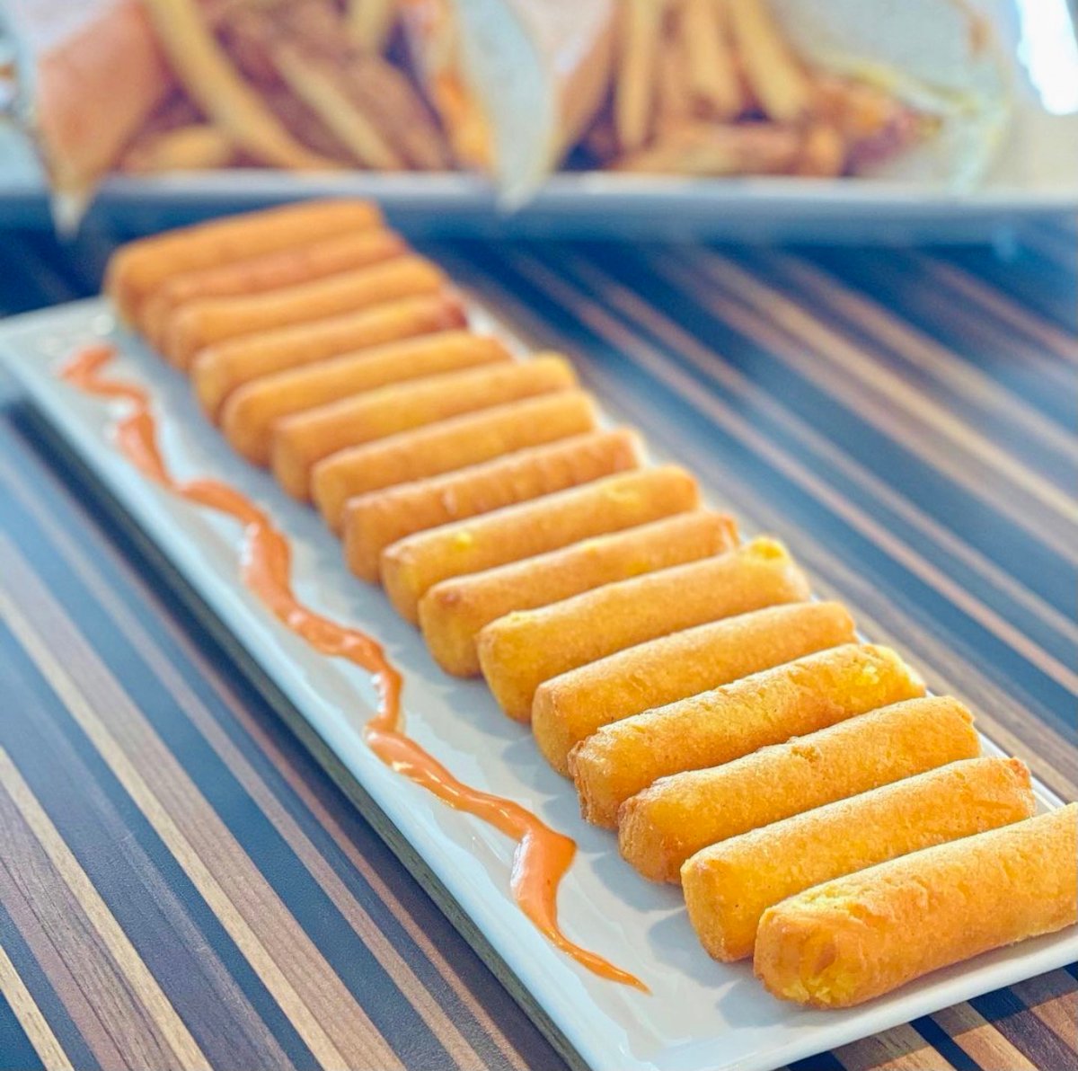 ElMesonUSA's tweet photo. Sorullos and #MayoKetchup, an iconic duo.
📸: @theorlandho https://t.co/SSiXcYzY3o