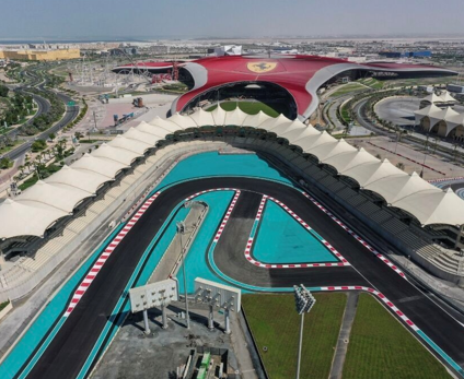 TopconPosSpain's tweet photo. La solución SmoothRide de Topcon Positioning Systems se utilizó por primera vez para pavimentar un circuito de Fórmula1. Y sí, estamos hablando del circuito de Yas Marina en Abu Dhabi que dio la bienvenida al Gran Premio de F1. ¡felicidades Max! https://t.co/5woGhRB1kv