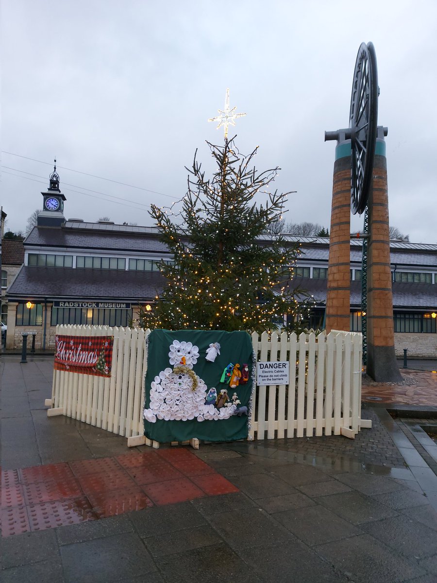 Radstock Knitters tweet media