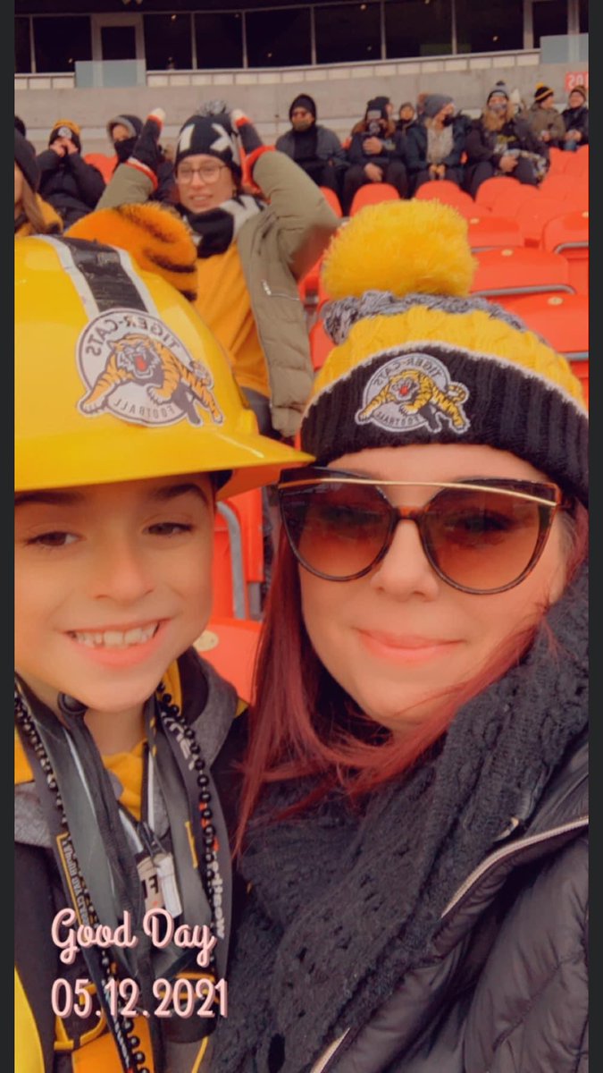 oskeemannyo's tweet photo. And of course it’s WHAT HAPPENED TO YOUR TICATS TODAY MANNY!!! Lol. All week it’s been OUR TEAM. TOday it’s back to just my team. Lol. Fake fucks. TICATS4LIFE. These are MY PPL will always be WITH ME!! We have 10 that are My ppl. #WOPCHOPS you know how you are. https://t.co/17q7PaFvdN