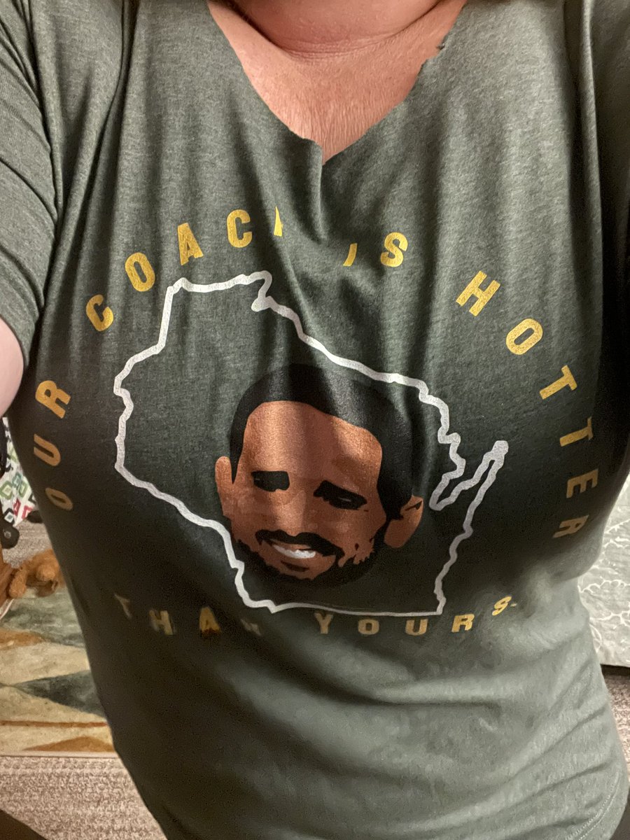 ktfast1's tweet photo. Thank you for my short Campeche Collective!!!  Representing my @packers love from California!! @dakmitch @AaronRodgers12 https://t.co/skOHppu5qk