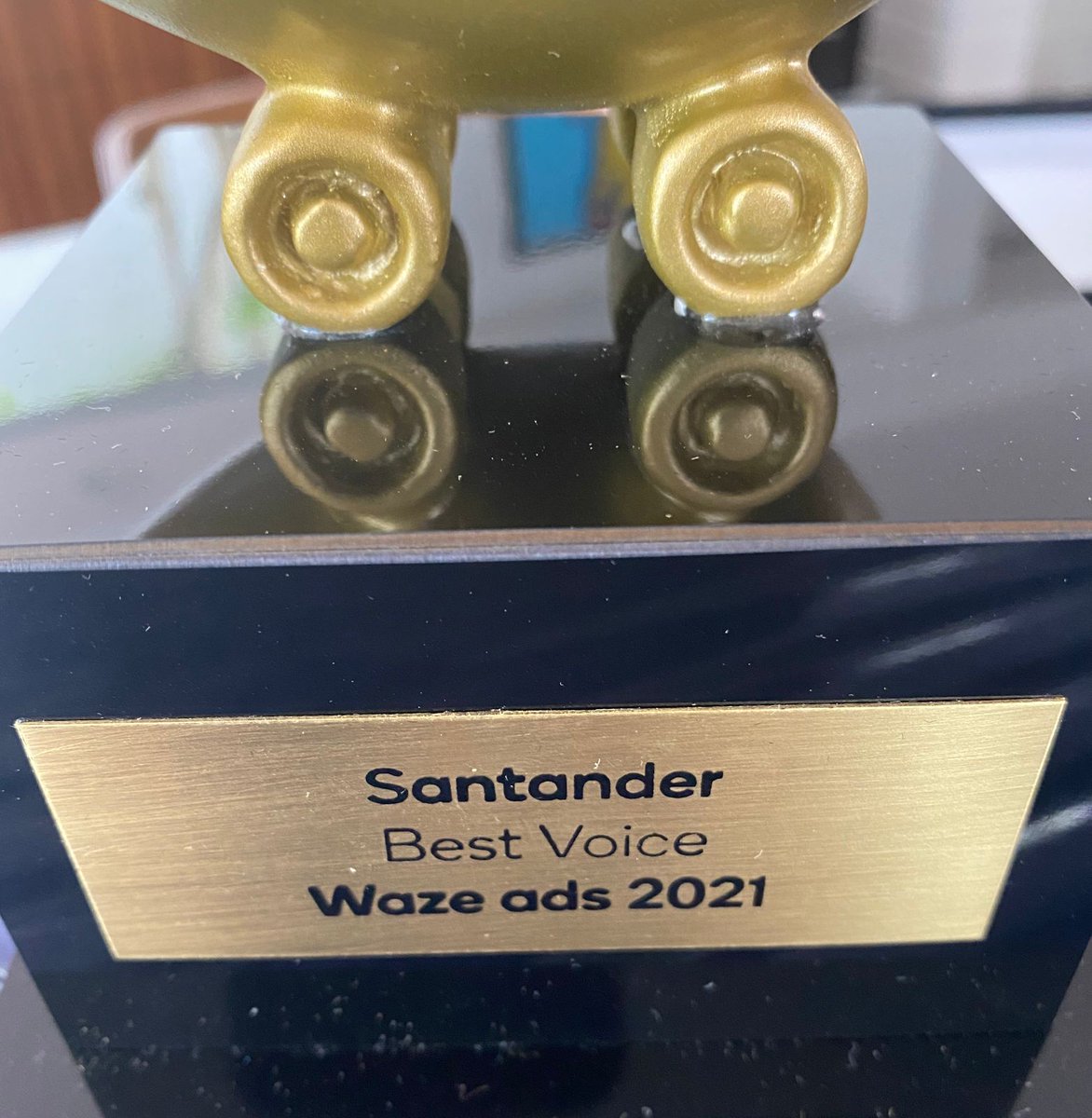 Genteeeeeeeeee! Fui eleito a voz do anooooooooooooo.... Meu Deus!