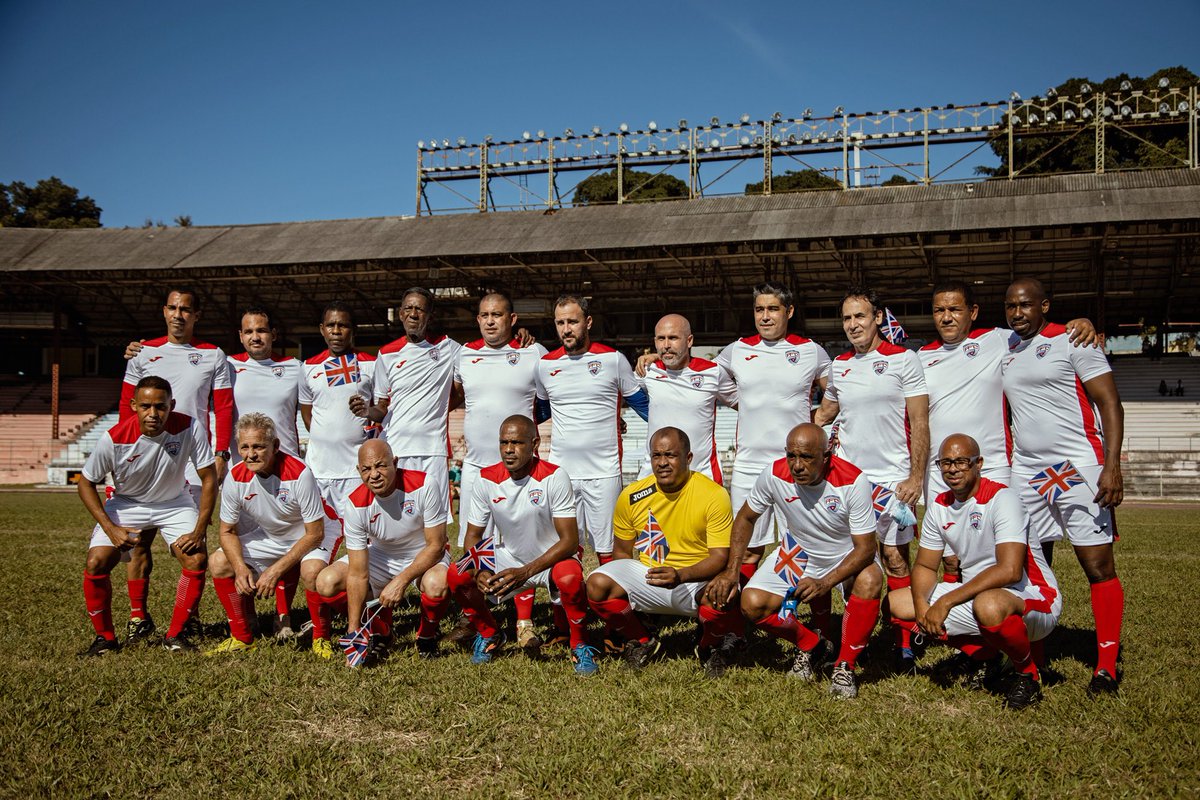 UKinCuba's tweet photo. Los grandes equipos no conocen fronteras 🥅 ⚽️
Para celebrar el primer partido oficial jugado en Cuba entre Roverts y Hatuey hace más de 100 años, @UKinCuba enfrentó al equipo de la Asociación Cubana de Fútbol en el Estadio Pedro Marrero.
#britishweekcuba
📸: @pgsm88 https://t.co/yV4DiRLuKH