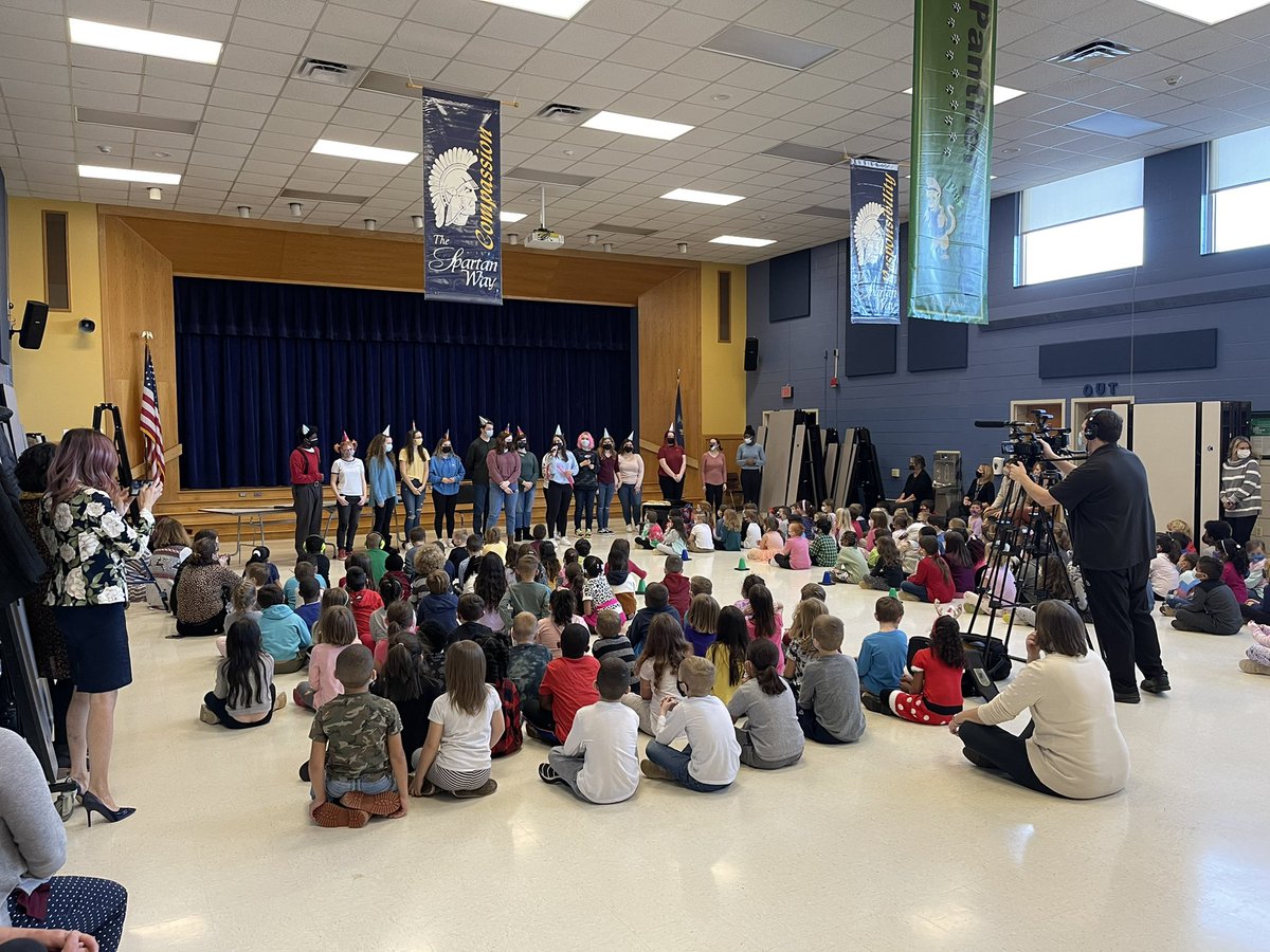 TroyOlin's tweet photo. Our @PaulRoadSchool students in grades K and 1 are SUPER excited for our @GatesChiliHS Drama Club performance this morning. #GCPride https://t.co/8FdYG32tXA