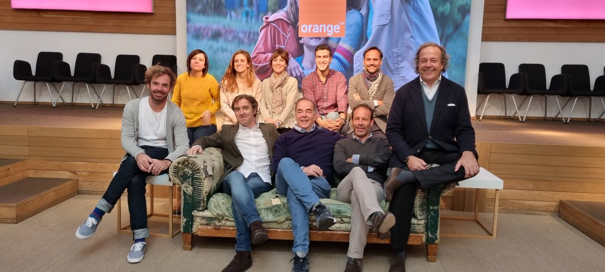 dentsuCRTVes's tweet photo. 🧡 Orange y Comunica+A, a Love story.

Hoy han venido diversos medios del sector para conocer una gran noticia: @orange_es nos ha adjudicado en exclusiva su cuenta creativa en ATL para los próximos 2 años. ¡A por este gran reto! https://t.co/wGVQsNmNKk