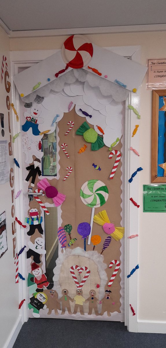 The Oswin door decoration 🎄🎅Winners were Topaz who will get a pizza lunch🍕 WELL DONE #MAEPS #Christmas #display