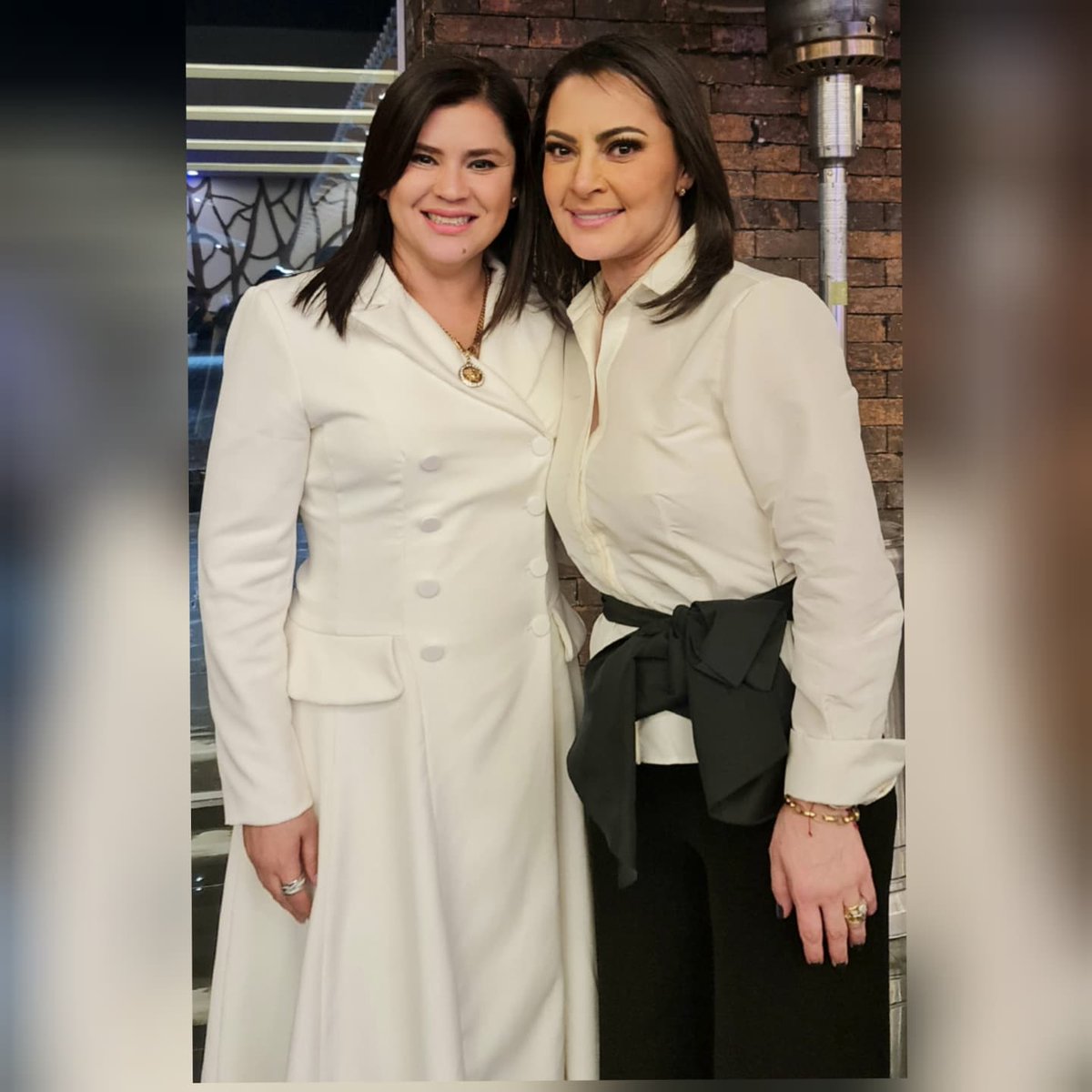 malugarciacolin's tweet photo. 🙋‍♀️Un honor coincidir en esta vida💜 ... #gracias  queridas amigas y amigos #Metepequenses por confiar en esta maravillosa familia 👨‍👩‍👧, que segura estoy no les va a fallar porque son un #equipazo.

#MetepecEsBello
#MaryColínDeLaManoContigo https://t.co/1nqcexZDjj