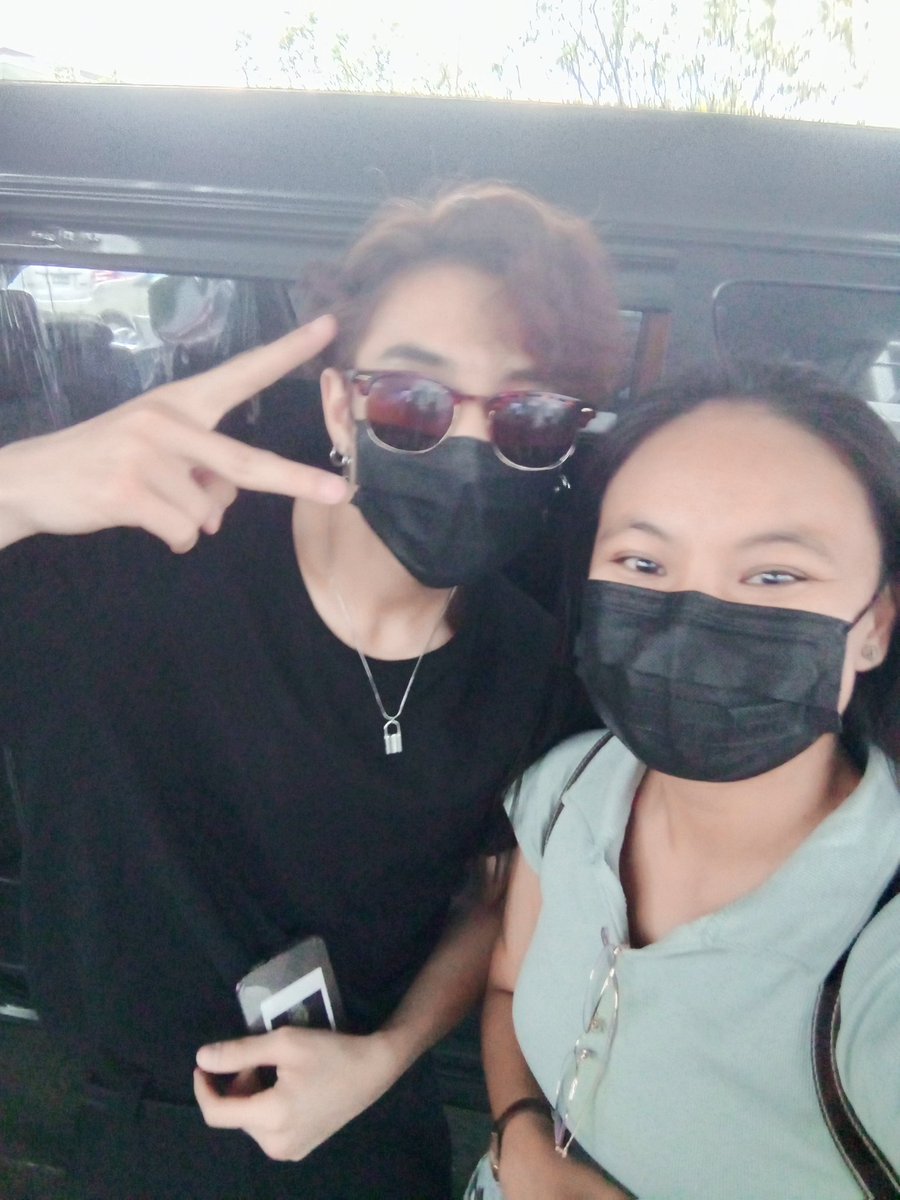 bbniakira's tweet photo. Sobrang happy ko na nameet ko na kayooo.  Sulit na sulit yung byahe ko as in huhu. Hindi pa din ako makapaniwalaa, ang bilis nung mga nangyari. Sa next na meet natin, i'll make sure na may pic na din ako with gelo. Mahal na mahal ko kayong lima ♥️ https://t.co/NWU6kaQtsY