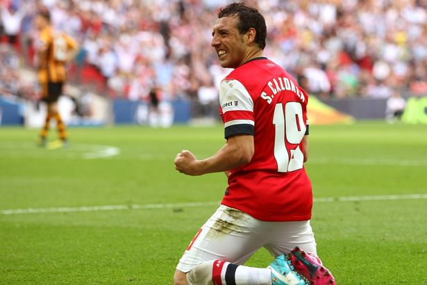 Happy birthday to the best midfielder & fans favourite Santi Cazorla, who turned 37 today! 