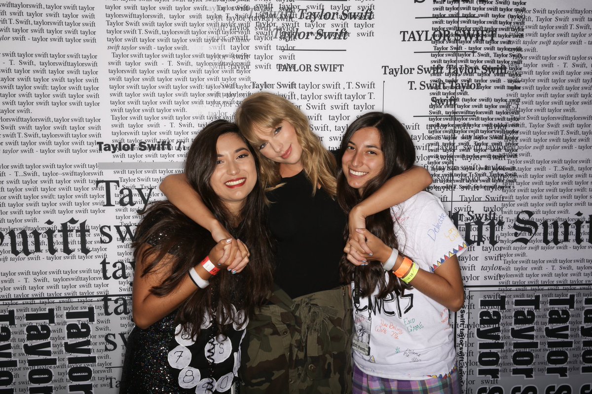 juliarose1313's tweet photo. My bestie turns 32 today 🥺 @taylorswift13 I love you so much thank you for always being there for me and letting me grow up with you. 14 years strong, forever to go. See you soon okay? @taylornation13 #HappyBirthdayTaylorSwift https://t.co/iMWub1lKJG