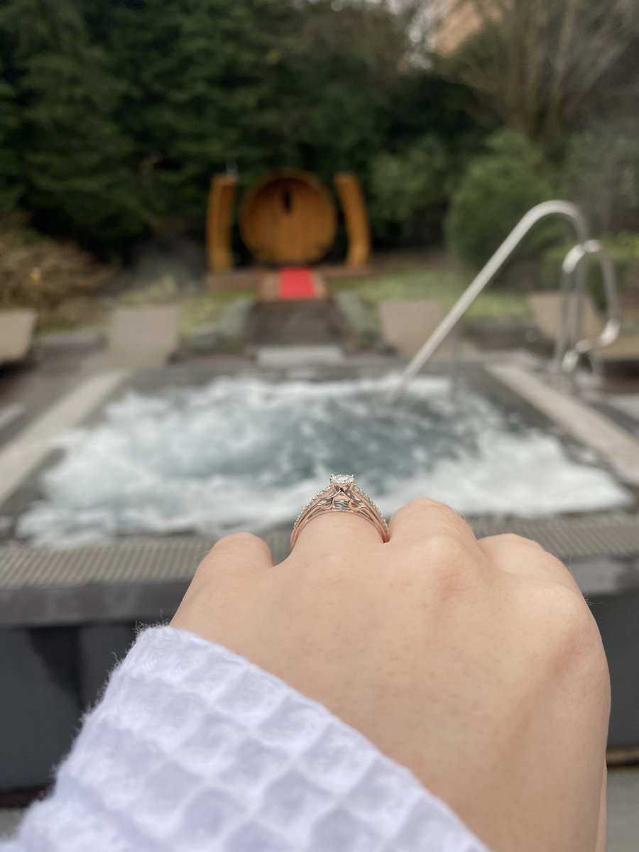 stephrosequinn's tweet image. I’m a fiancée 🥺❤️💍