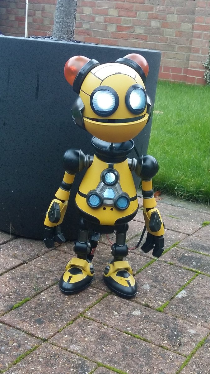 I think it's safe to tweet about RA spoilers now so uh

🌟Kit's finished!!🌟
Much like Clank, she took way longer than I'd planned, but MAN I'm happy with how she turned out!
#RiftApartSpoilers #3Dprinting #RiftApart @Binzimation