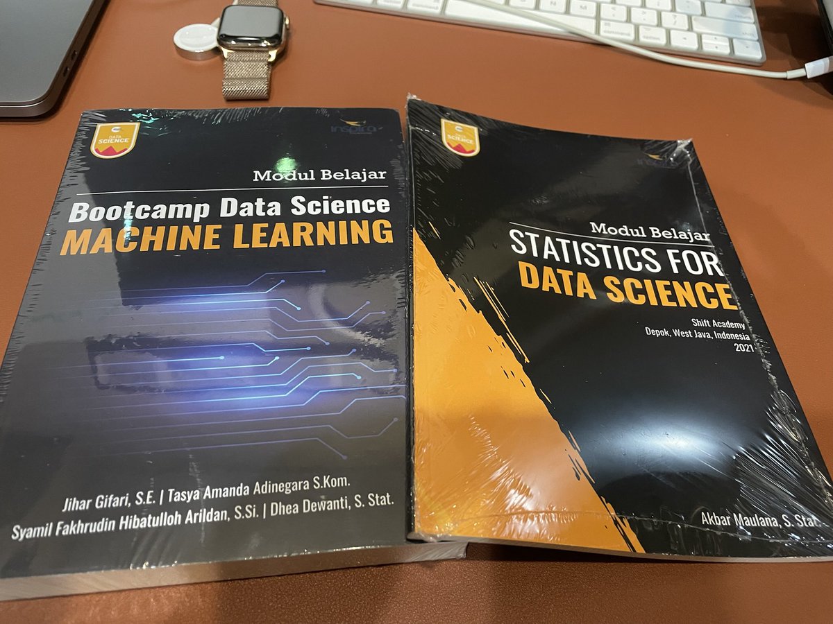 ainunnajib's tweet photo. Dapat kiriman buku Data Science dari Shift Academy, sepertinya ini buku pertama di bidang Data Science dalam bahasa Indonesia 🇮🇩 

Will read &amp; review insya Allah 👍👏💪 https://t.co/3P7H5Oi8cC