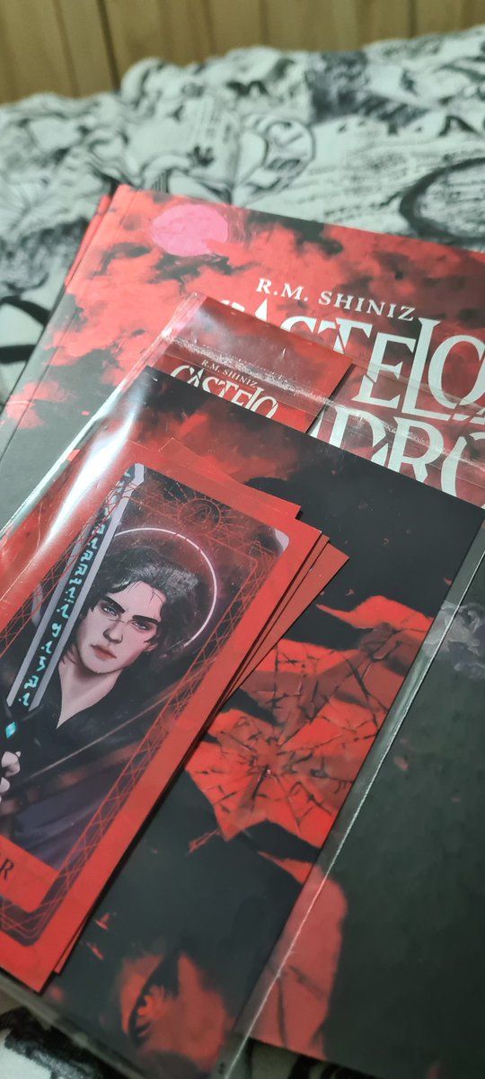 jmskyglow's tweet photo. Estou apaixonada por esse livro maravilhoso!! Tá tudo tão lindo💜

@ShinizRM @EditoraVioleta
#livrodevidro #castelodevidro https://t.co/DhGUPWsyYE