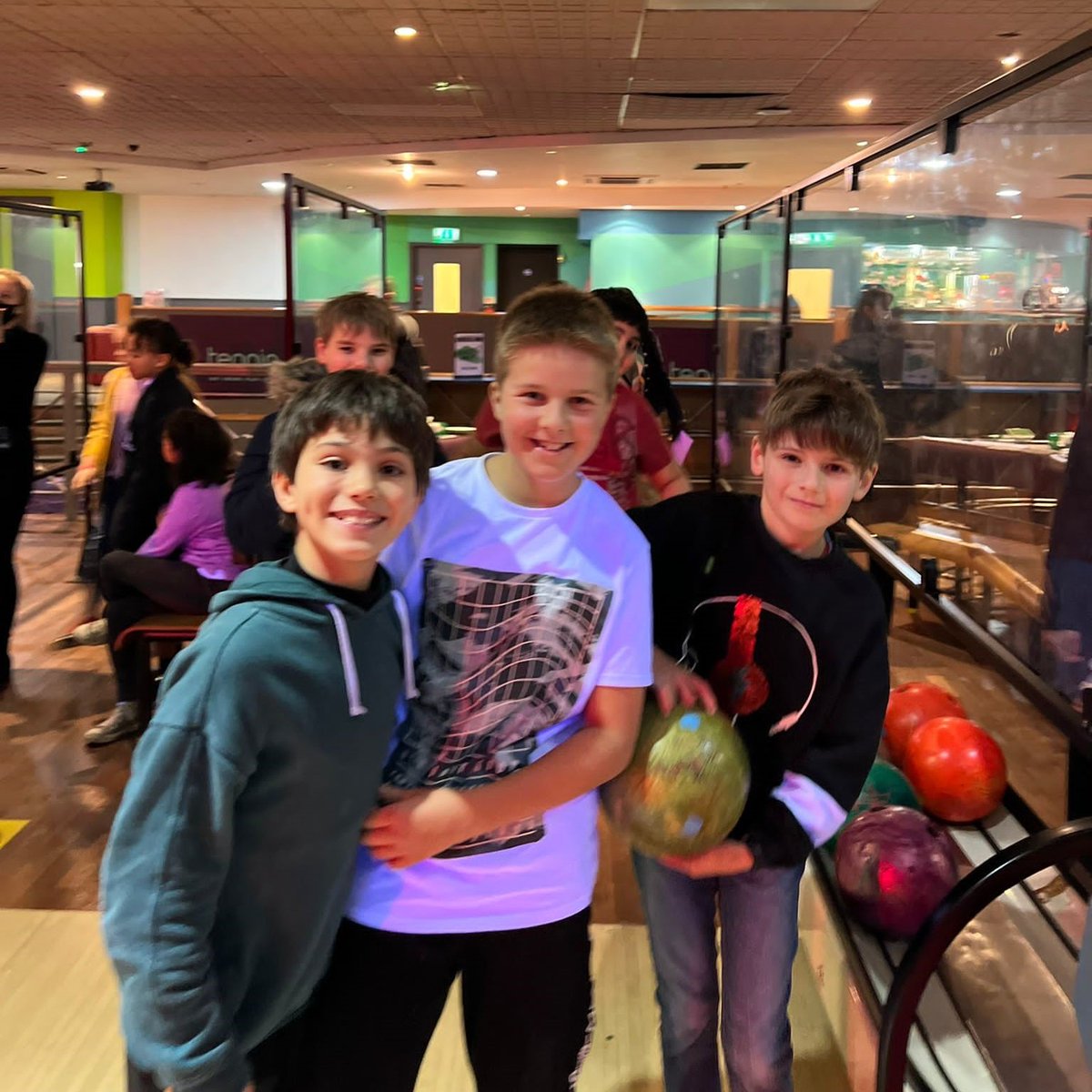 KESPreparatory's tweet photo. After winning this term's section treat, Greyhounds from Years 3-8 have enjoyed a well-deserved afternoon bowling in Southampton! Well done Greyhounds! #StroudSpirit #StroudCollaboration #StroudLife #ForeverUndaunted https://t.co/n6TeeH28F1