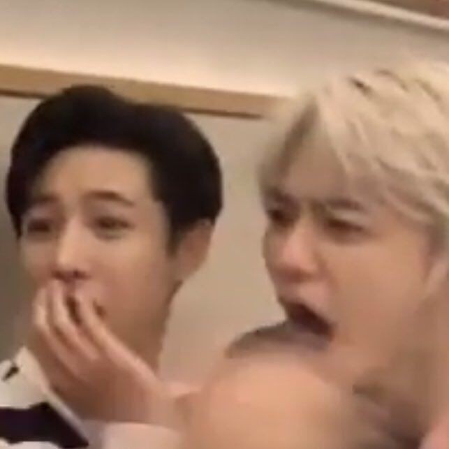 โดยองถือข้าวเกรียบ tweet media