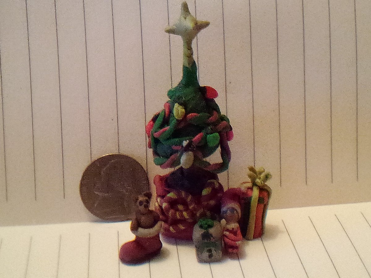 living_cartoon's tweet photo. All sculpted by myself.
Nickel for scale.
#art #clay #sculpture #plasticine #softclay #tinyxmas #merrilymini https://t.co/MXlMdZjT8X