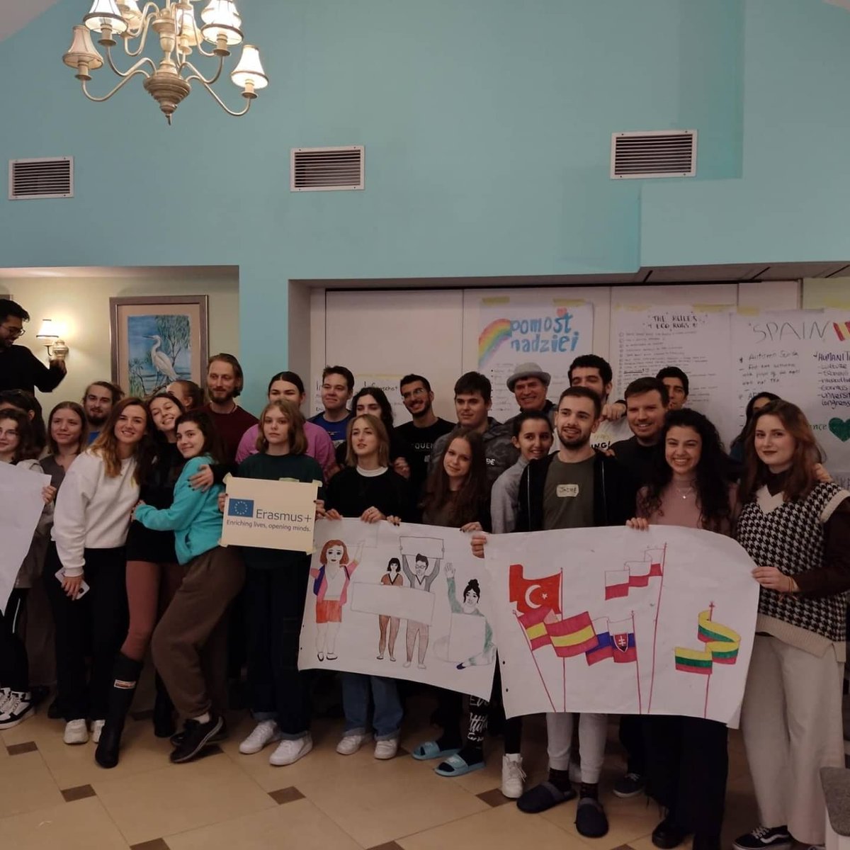 EuropeDirectcr's tweet photo. #ProyectoEuropeo Del 5 al 13 de diciembre hemos asistido al proyecto EcoRugs, basado en el cuidado y la preservación del medio ambiente, en la localidad polaca de Wieliczka
La UE subvenciona proyectos y cursos formativos #YouthExchanges o #TrainingCourses https://t.co/JrKN3FtzNA