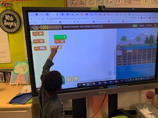 Kristy Taxson tweet media