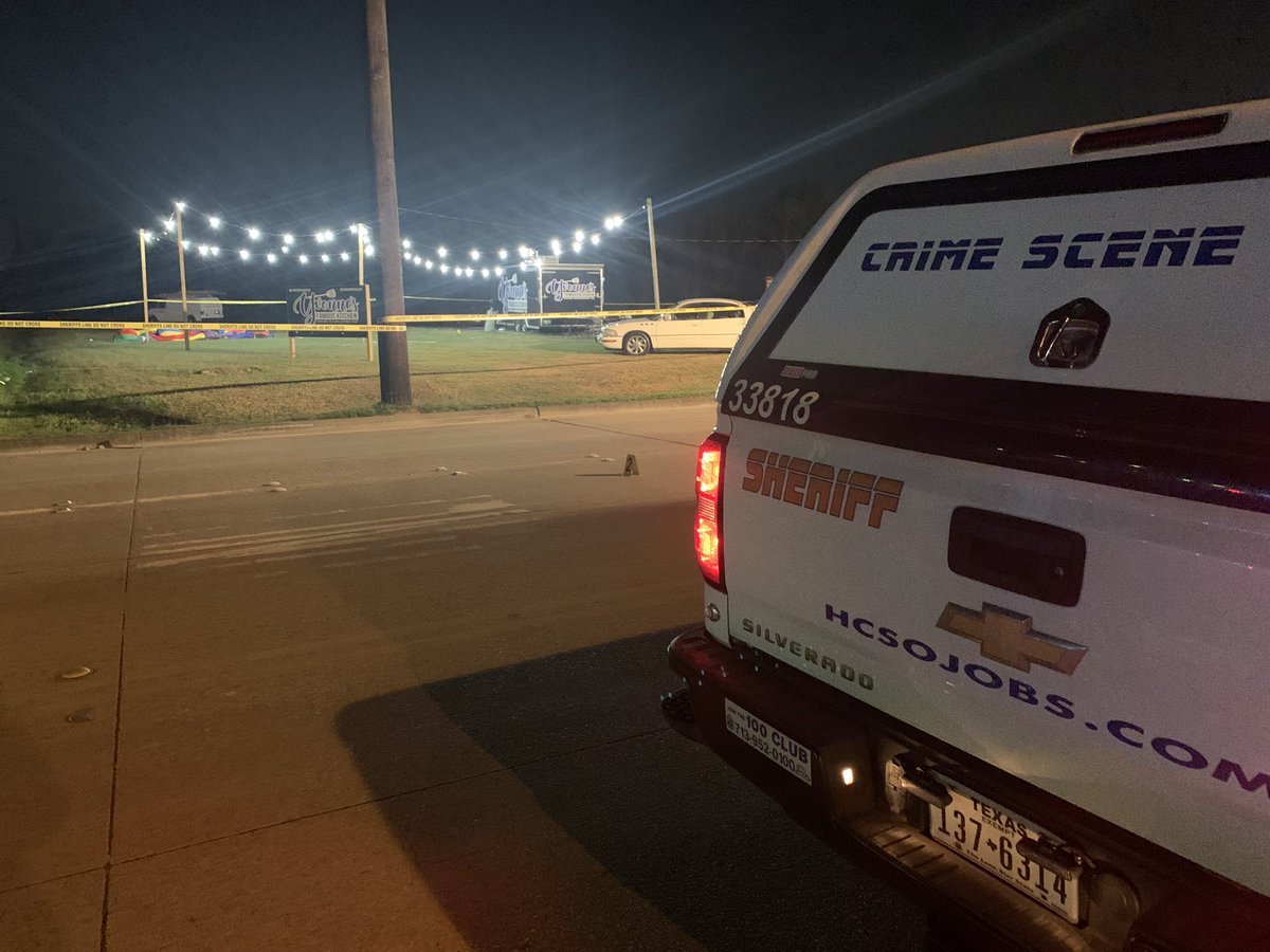 SheriffEd_HCSO's tweet photo. Update to last night’s shooting on N. Market Loop: a total of fourteen individuals were shot/injured after a suspect(s) opened fire at an outdoor vigil for a recent murder victim. One of those individuals, Disha Allen (mid 20s), was pronounced deceased at the hospital. The other https://t.co/uZIWdUNRvz