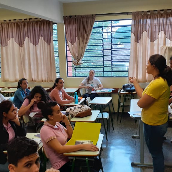 UNILAseualcance's tweet photo. Na última recordação do projeto de extensão ‘UNILA ao seu alcance’, trazemos as visitas realizadas em 2019 aos Colégios Estaduais Três Fronteiras, Sol de Maio e Ayrton Senna da Silva, em Foz do Iguaçu.

#UNILA #ENEM #SiSU #graduação #ExtensãoUniversitária #universidade https://t.co/pHvhf9MAEo
