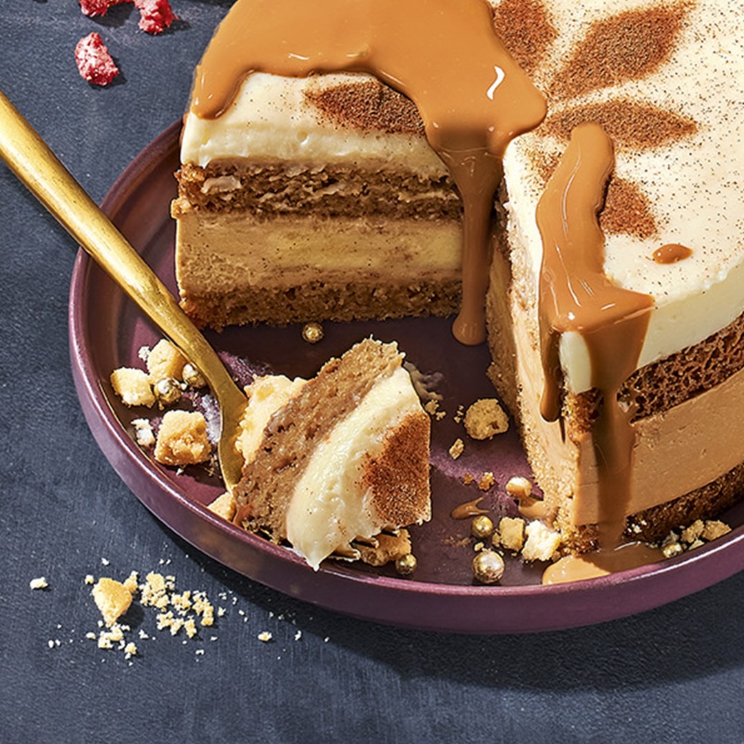 WOOLWORTHS_SA's tweet photo. Our Malva Milk Tart Cascading Cake might be our most asked-about product this season, and for good reason. It launched today! 
Shop online: https://t.co/wcovahCpvF https://t.co/GBld0rYuUJ