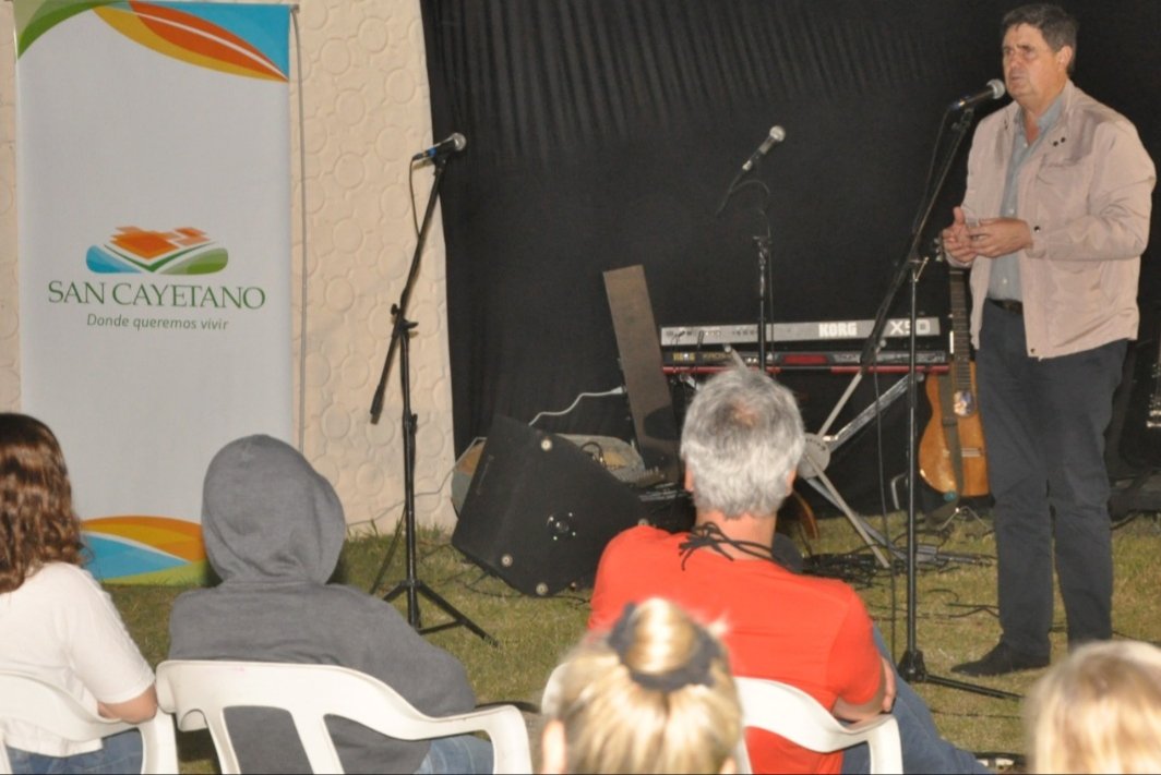 gargaglioneok's tweet photo. Reconocimiento al jefe de guardavidas @pipisanka por sus 20 años de servicio al cuidado de los que disfrutan nuestras playas. Inauguración de la temporada 2021-2022.
Degustación y musica para pasar un buen momento.
Graciassss a todos los que estuvieron presentes. https://t.co/o3wNbqUwyW