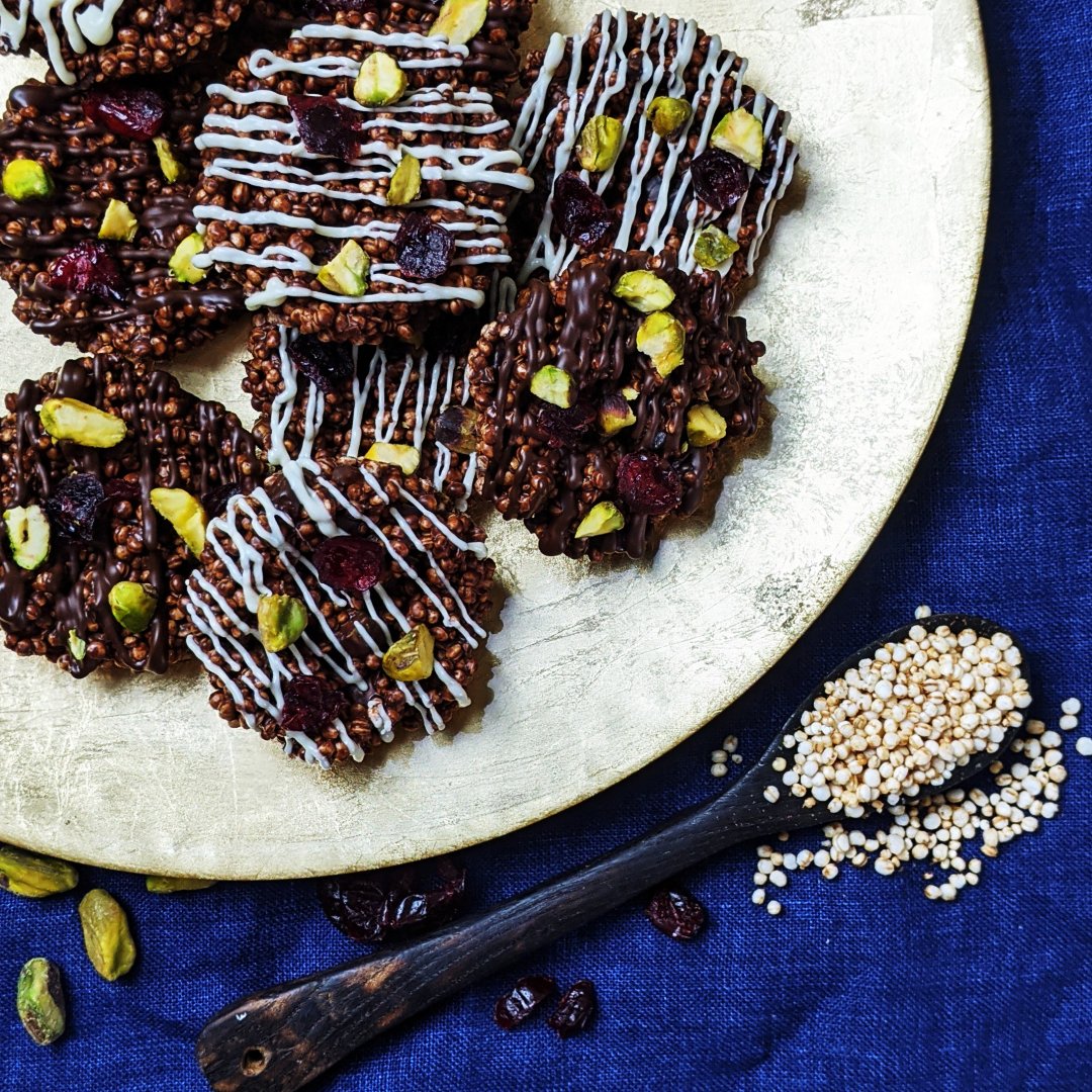 Theses puffed quinoa "cookies" are a really healthy treat for the festive season if you're trying to watch your sugar intake. They're made with no added sugar and all healthy things like pistachios,  coconut &amp; dried cranberries. In the Xmas issue of <a href="/topsanteuk/">Top Santé magazine</a> out now.