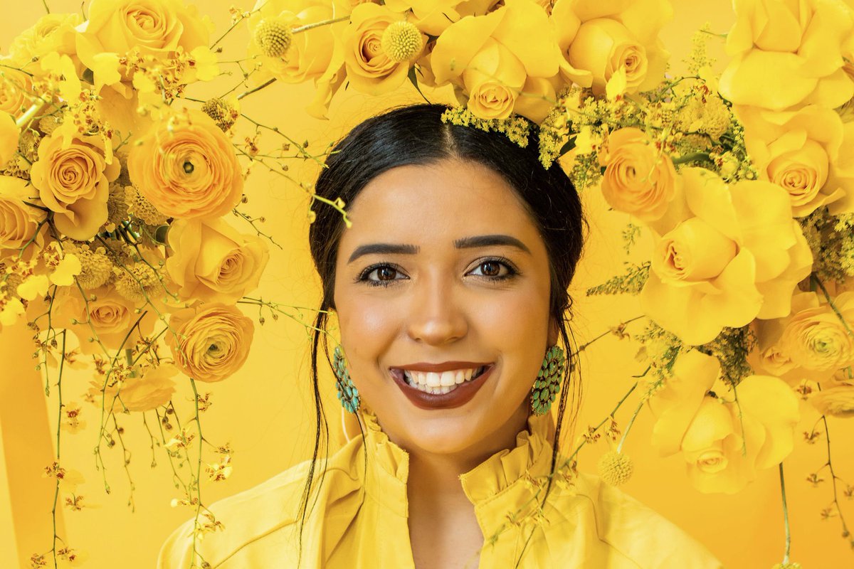 VannahLeePhoto's tweet photo. Just finished uploading the styled shoot from last weekend and I’m obsessed 🥺💛✨ @PinaTaylotta https://t.co/nKGWvsw8IT