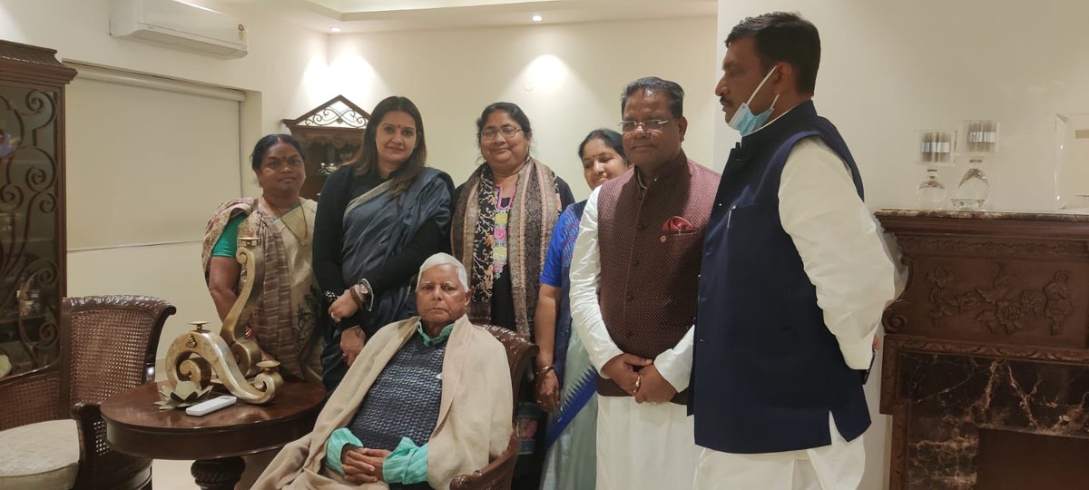 priyankac19's tweet photo. Thankful to Shri Laloo Prasad Yadav ji who met us today and expressed support to us against the unjust and undemocratic suspension. https://t.co/8J6VzLDAI2