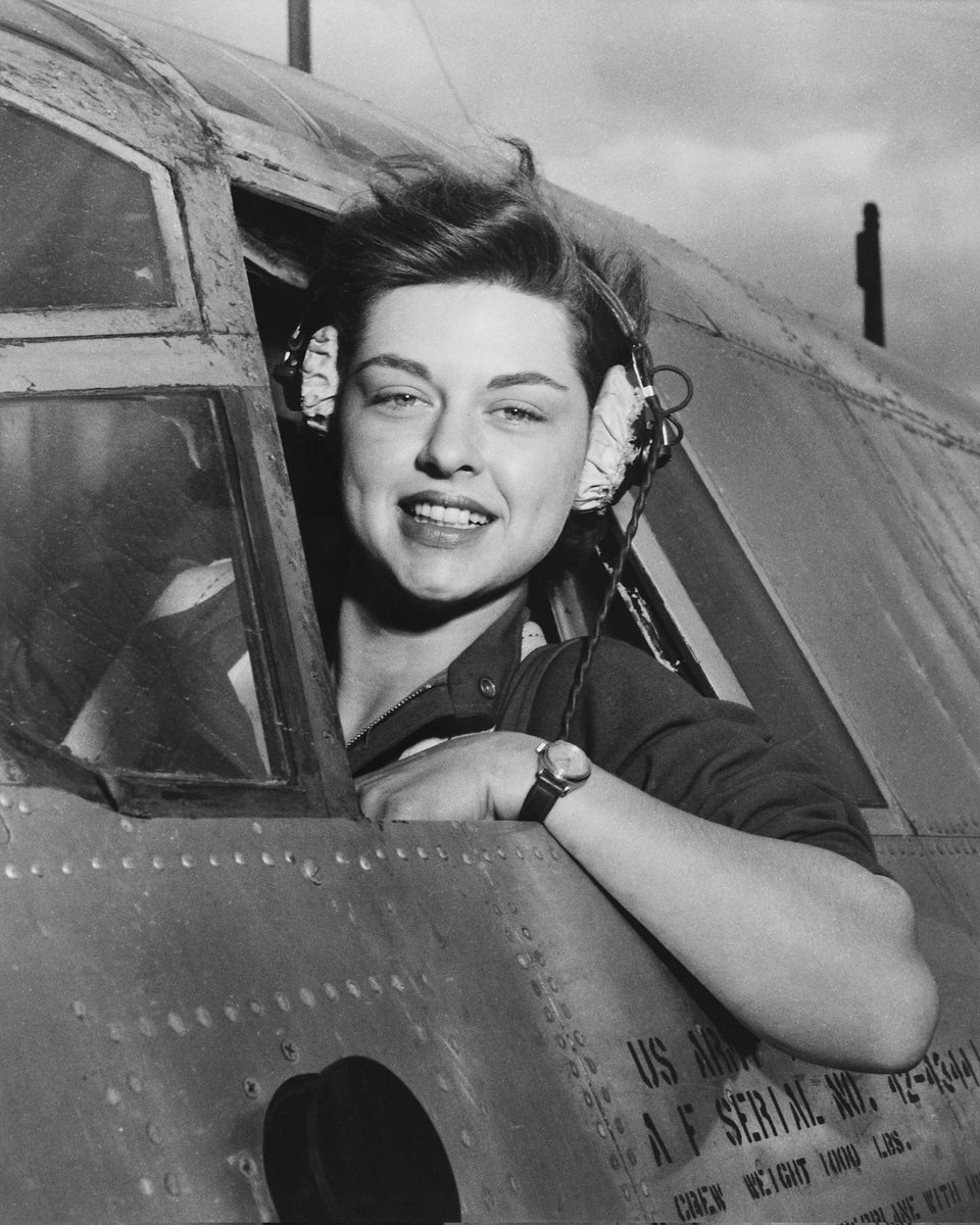 TRUFAULT's tweet photo. Se llamó Women Airforce Service Pilots (Servicio de Pilotos Femeninos del Ejército del Aire) o #WASP, para abreviar.
Shirley #Slade, fue una de las aproximadamente 1.100 elegidas, y se le proporcionó entrenamiento para #pilotar aviones como el B-26 y el #B29.
🇺🇸✈
#WW2 #Historia https://t.co/IYXGFGm5ym