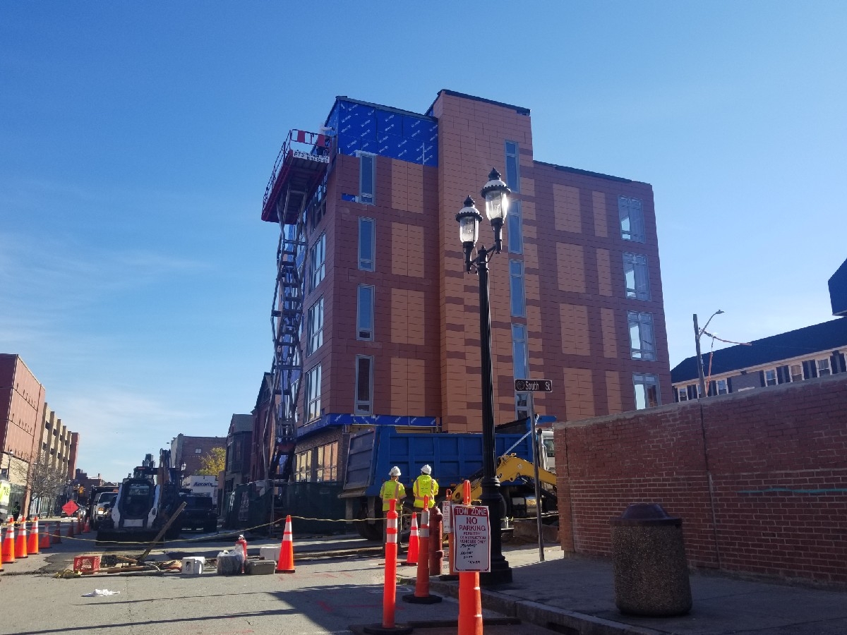 VStudioA's tweet image. The Carter arises! I am particularly proud of the terra Cotta facade, which feels contextual amongst the masonry lofts buildings surrounding it. As well, the layouts are superb, with 24 creative micro units.