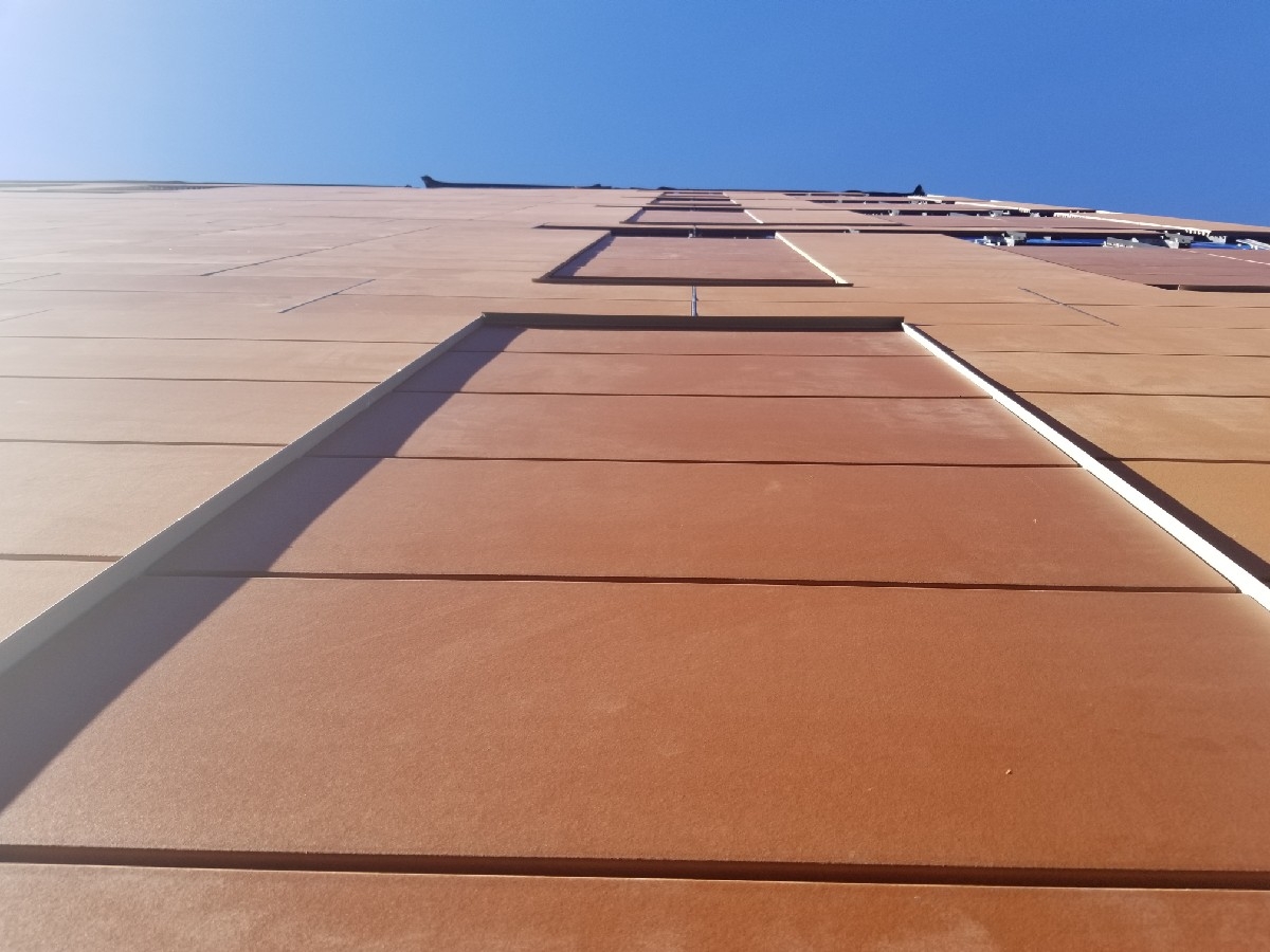 VStudioA's tweet image. The Carter arises! I am particularly proud of the terra Cotta facade, which feels contextual amongst the masonry lofts buildings surrounding it. As well, the layouts are superb, with 24 creative micro units.