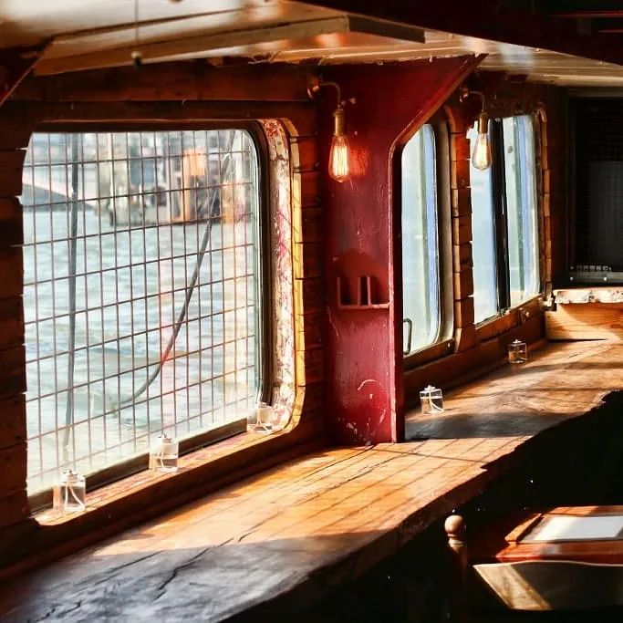 beinvauxhall (@beinvauxhall) on Twitter photo Sick of the kitchen office? This beautiful converted Dutch barge <a href="/TamesisDock/">Tamesis Dock</a> turned into a floating bar makes a perfect workspace. They got WiFi, Plugs, a café and that all-important view of the Thames. Why not become a Coworkmo member and meet new folks? #LoveVauxhall Sick of the kitchen office? This beautiful converted Dutch barge <a href="/TamesisDock/">Tamesis Dock</a> turned into a floating bar makes a perfect workspace. They got WiFi, Plugs, a café and that all-important view of the Thames. Why not become a Coworkmo member and meet new folks? #LoveVauxhall