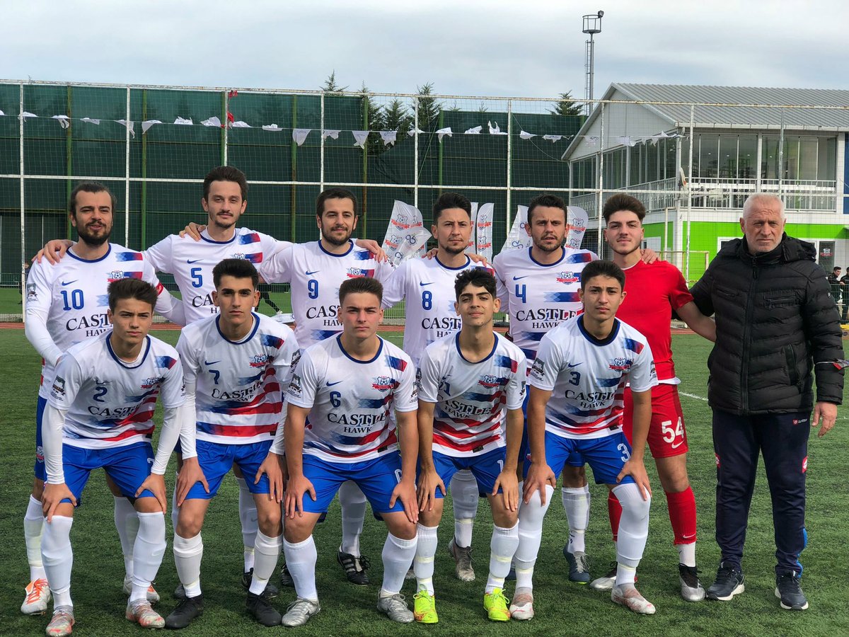 Çorlu'da faaliyet gösteren spor kulüpleri haftayı kazançlı kapattı. Voleybol, basketbol ve futbol takımları tüm branşlarda sahalardan galibiyet ile ayrıldı.

Haberimizin ayrıntılarını okumak için sitemizi ziyaret edebilirsiniz:
corlu.bel.tr/haber/1/5765/s…