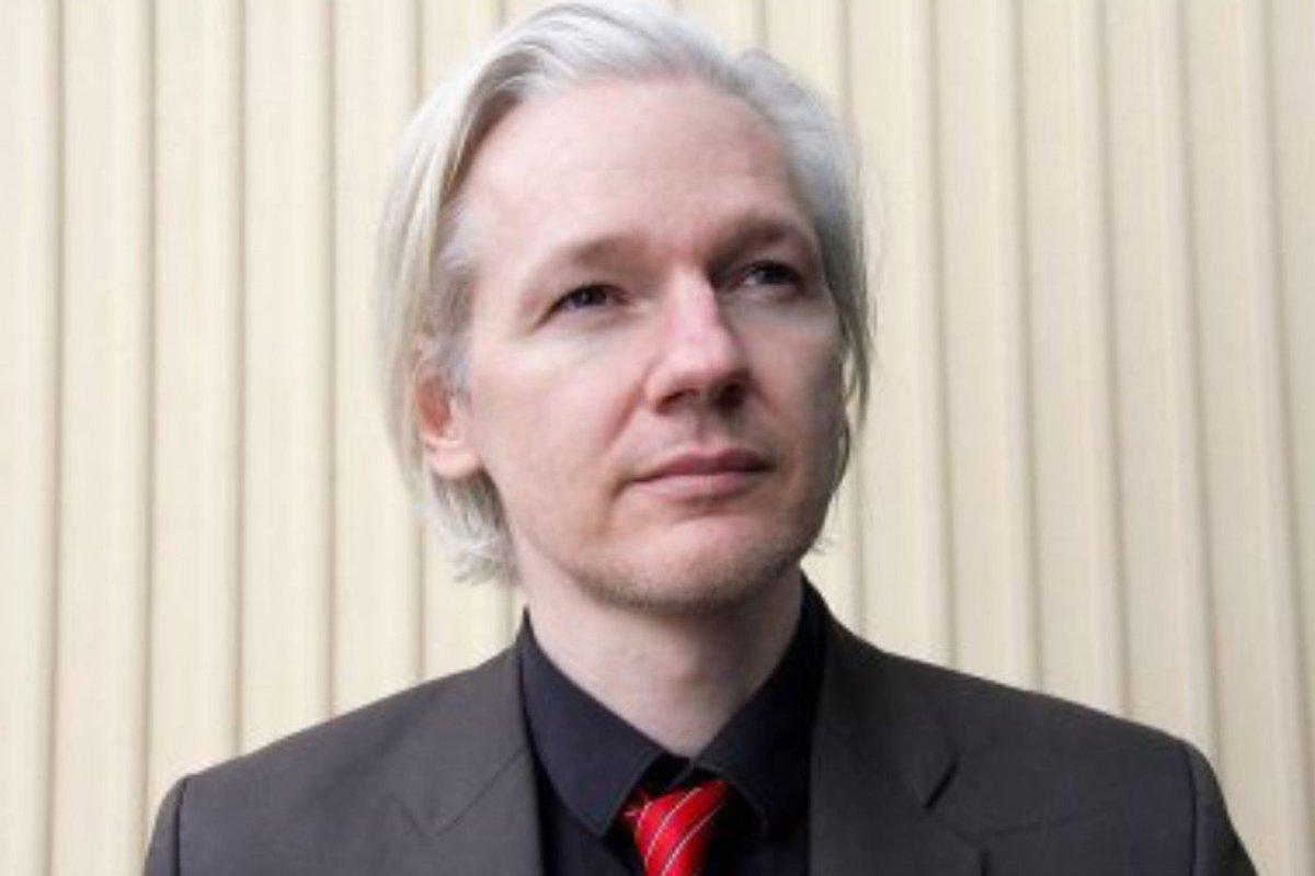 JournalDuGeek's tweet photo. La justice britanique accepte l'extradition de Julian Assange vers les US https://t.co/eXaWinJPEV #News https://t.co/H7bPfLFfvP