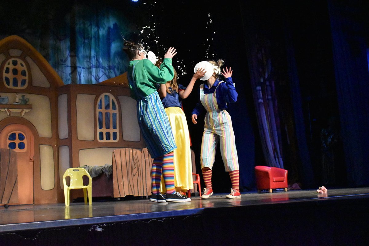 HavenHigh's tweet photo. What a great winter production we had at Haven High Academy this year. Here are some photos from our showings. It was a pleasure to watch this production and we would like to thank all staff and students that made this possible. #HavenPride #SnowWhite #TeamVoyage https://t.co/tqYxwKPIZ2