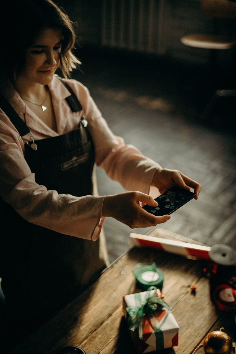 Don't forget you can get photo gifts right up to 4pm today in many of our branches!

Find your closest branch at johnsoncleaners.com