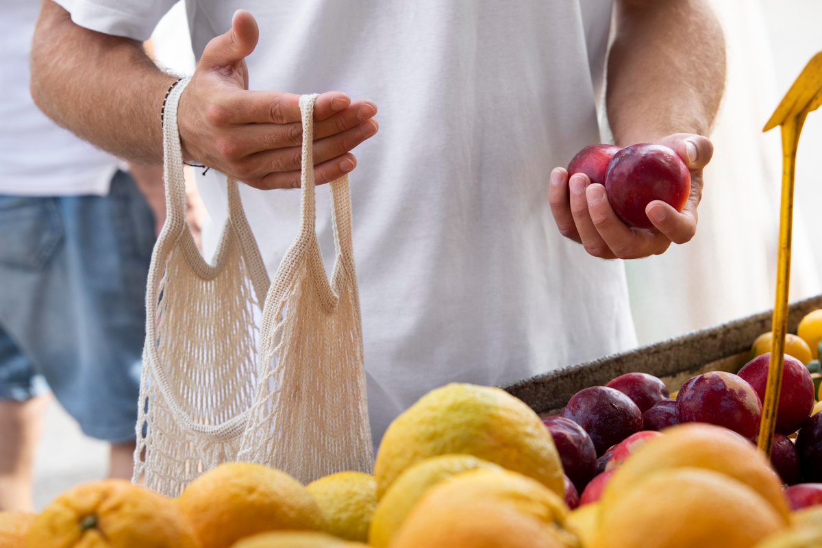 ongawa4d's tweet photo. Queremos visibilizar #ElAguaQueNoVemos💧para crear conciencia, informar y contribuir a un #consumocrítico que tenga en cuenta la #huellahídrica👣 de nuestras compras.🧺▫️🍫🥑🍚🍍🌴☕️🍅🌱🥩

¿Nos ayudas? Síguenos en nuestras redes! 
https://t.co/vS2M0LfsTa https://t.co/mLRY3jfby4