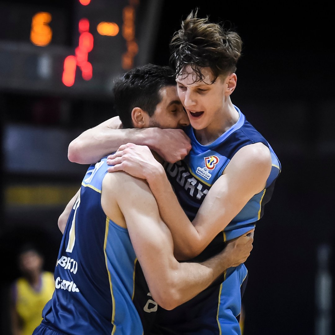 FIBAWC's tweet photo. #FIBAWC | #AmericasQualifiers | #WinForUruguay 🇺🇾 https://t.co/IXR25Lboph