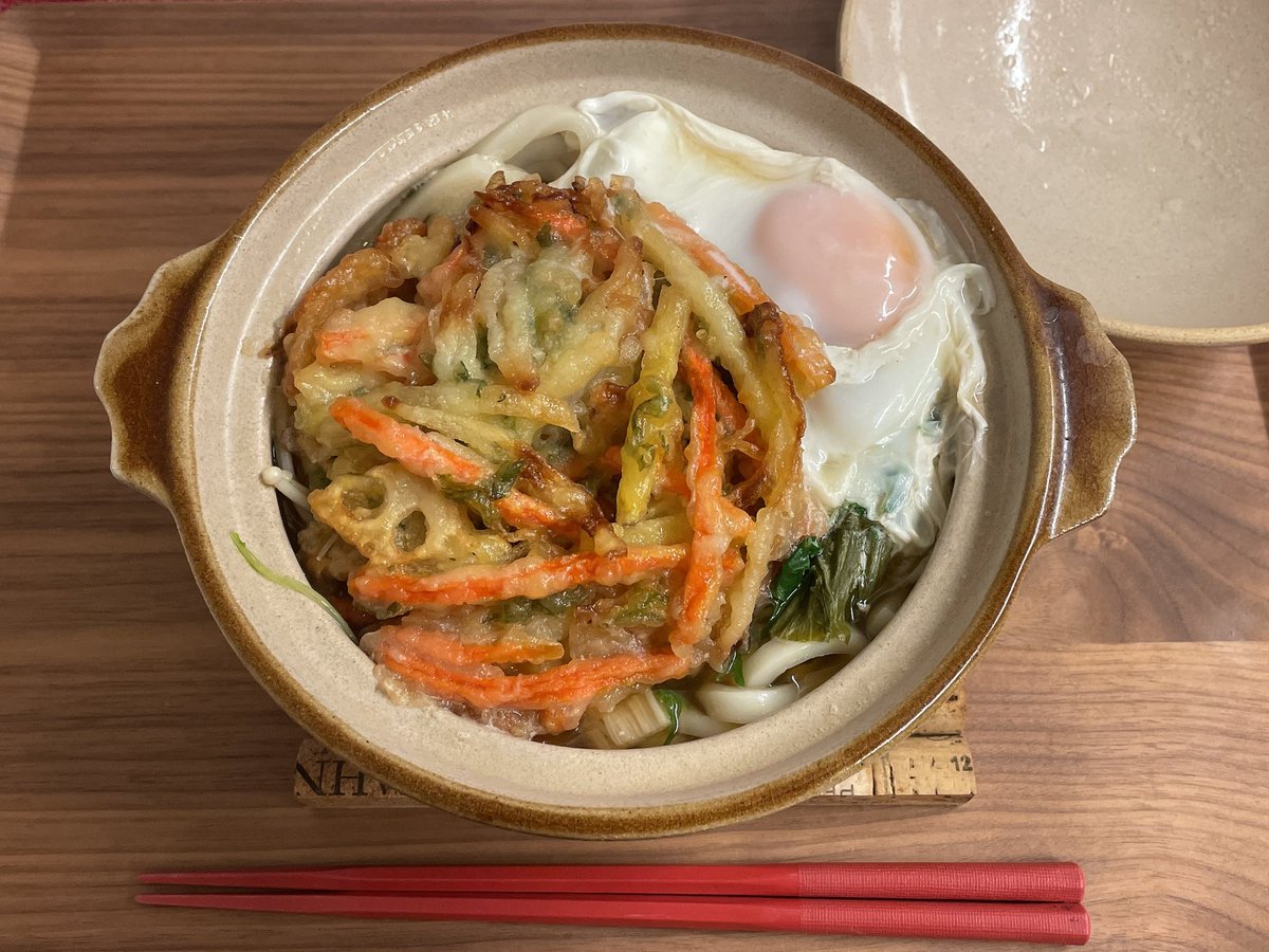 MITOMANAchan's tweet photo. 寒い日の夜はこれー!!
家で簡単鍋焼きうどん♪♪美味しい( ´ ▽ ` )
#寒い日の夜ごはん #鍋焼きうどん
#まなキッチン #水戸まなみ #サインヴォーカリスト #手話 #m310 https://t.co/sknfRP5pp1
