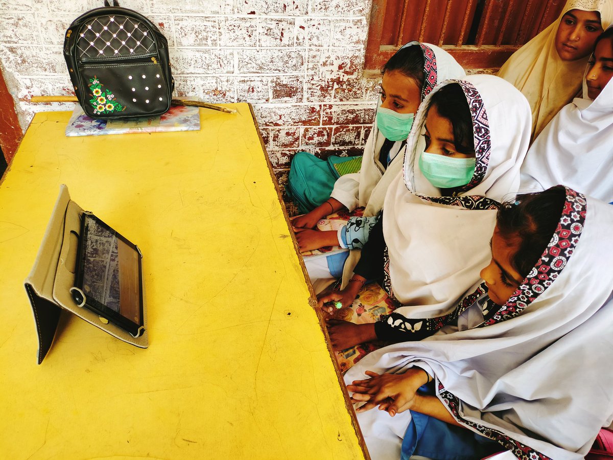 GGPS_agrovil's tweet photo. Class 2 students learning on tablet @SABAQPakistan @MalalaFund #championofchange #girlseducation #seldapp #sindhgovernmentschools https://t.co/29HISeBOSR