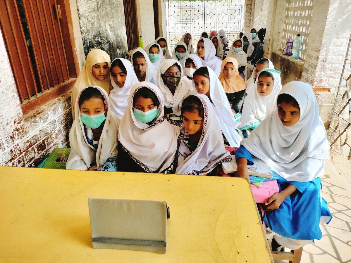 GGPS_agrovil's tweet photo. Class 2 students learning on tablet @SABAQPakistan @MalalaFund #championofchange #girlseducation #seldapp #sindhgovernmentschools https://t.co/29HISeBOSR