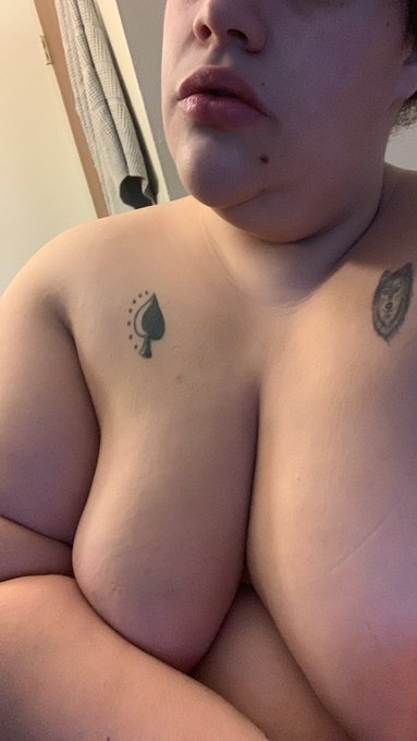 Good morning 💋 https://t.co/Uxcd27BRWO