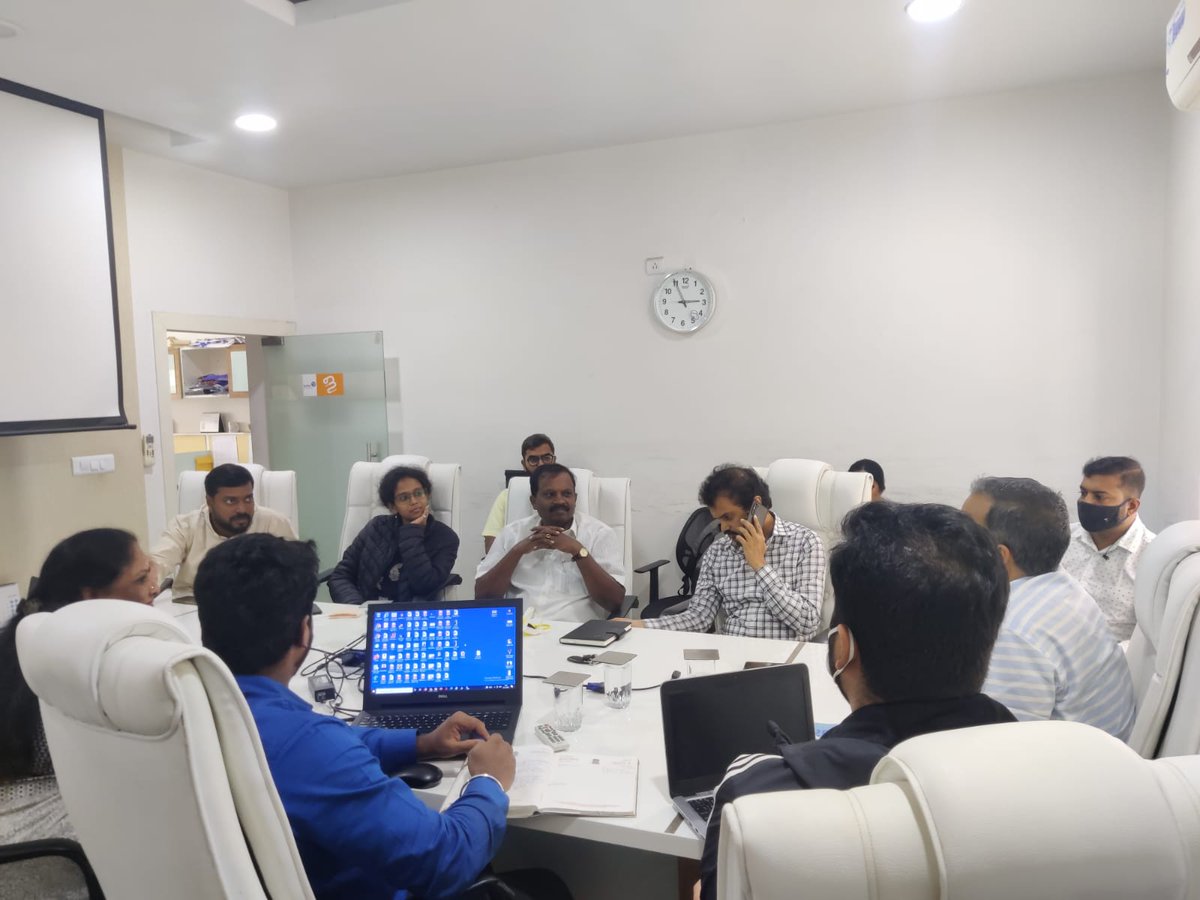 BPACofficial's tweet photo. Had an insightful discussion with Mr. Varaprasad Reddy, KAS, Project Director, Janasevaka about the new initiative, "Janasevaka" which provides more than 70 services at your doorstep 
@kiranshaw @TVMohandasPai @RevathyAshok https://t.co/wc2RkJ6q0Q